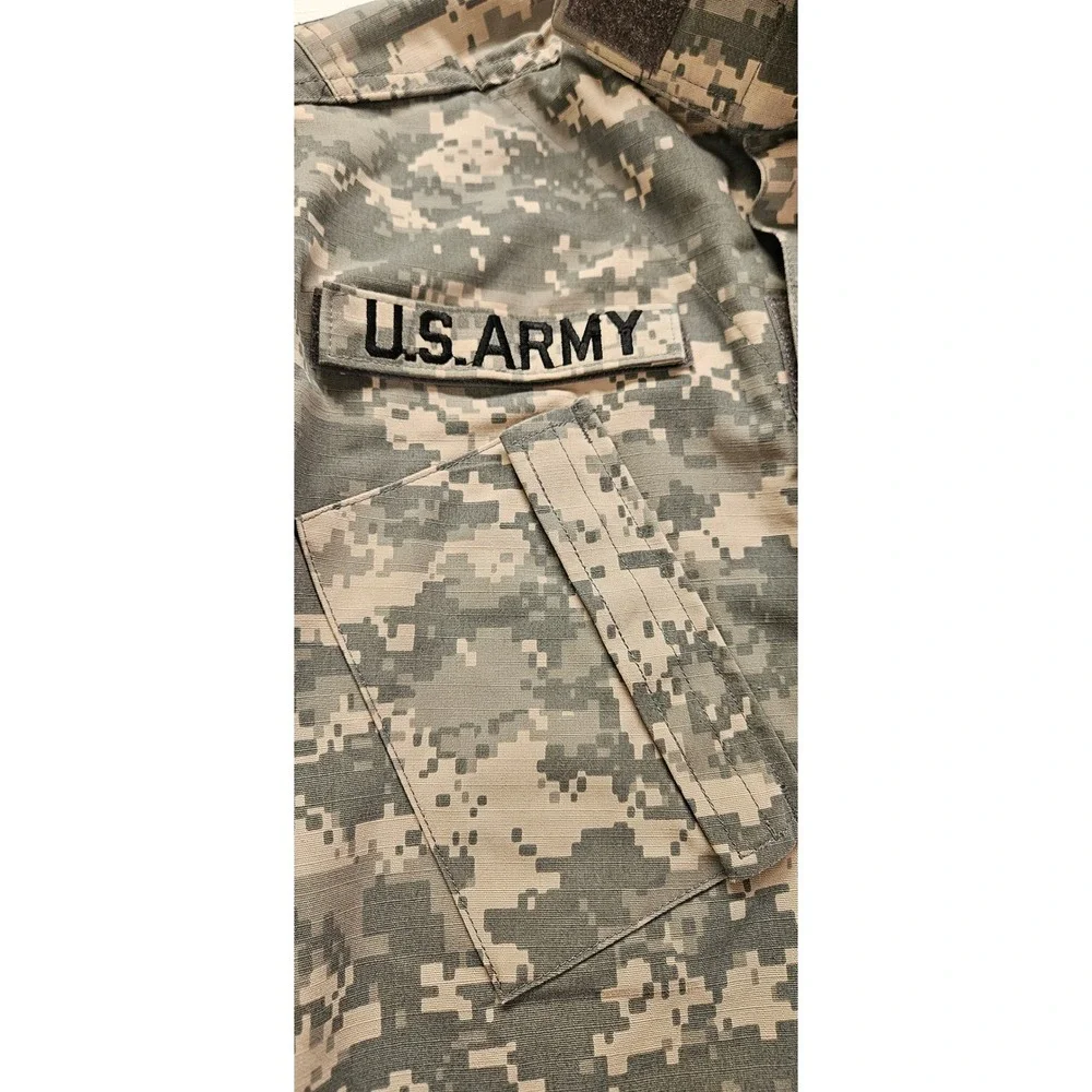 US Army ACU Digital Camo Combat Uniform Coat Jacket Small Short Sergeant Medical